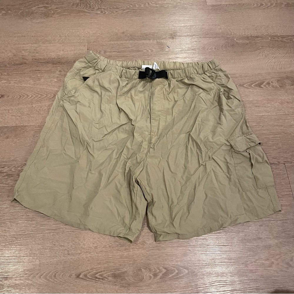 Universal studios cargo shorts tan 2xl